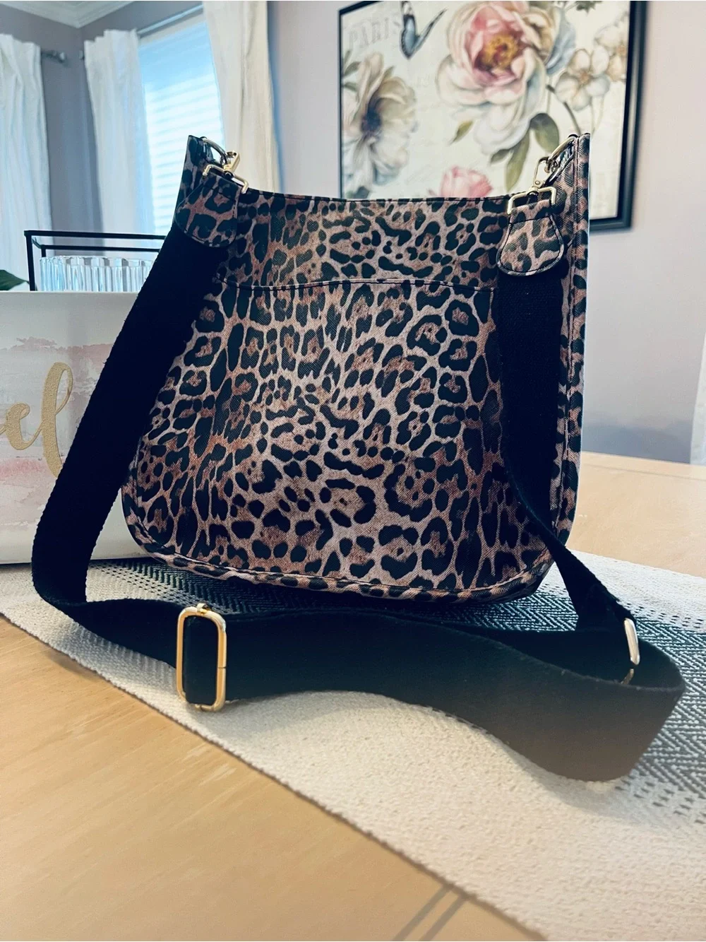 Leopard Design Crossbody Bag - Picture 4 of 5
